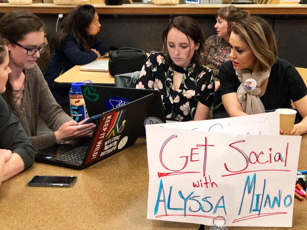 Social Media banking for @RobQuistforMT at #MSUBobCats! Early voting starts TODAY. #teamquist #mtpol https://t.co/nqDAPWIbEo