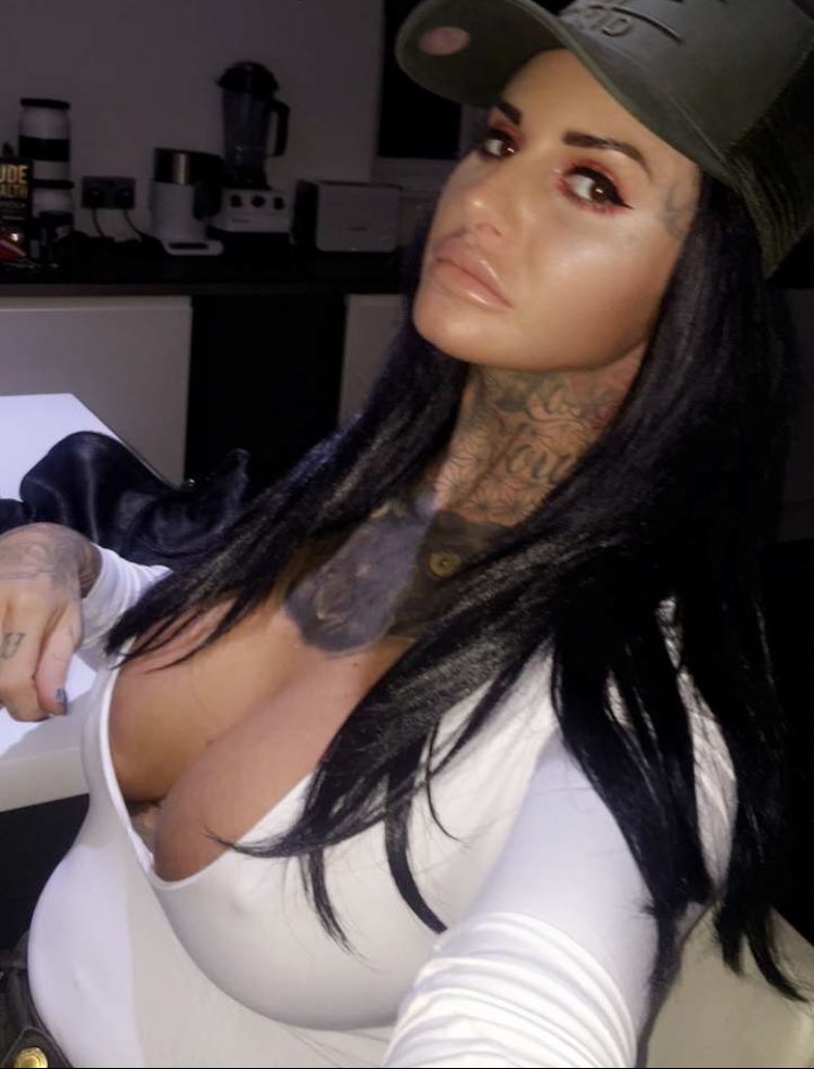RT @DaRealSupport: @jem_lucy the queen ❤️❤️❤️❤️ https://t.co/UZYa15f1Rr