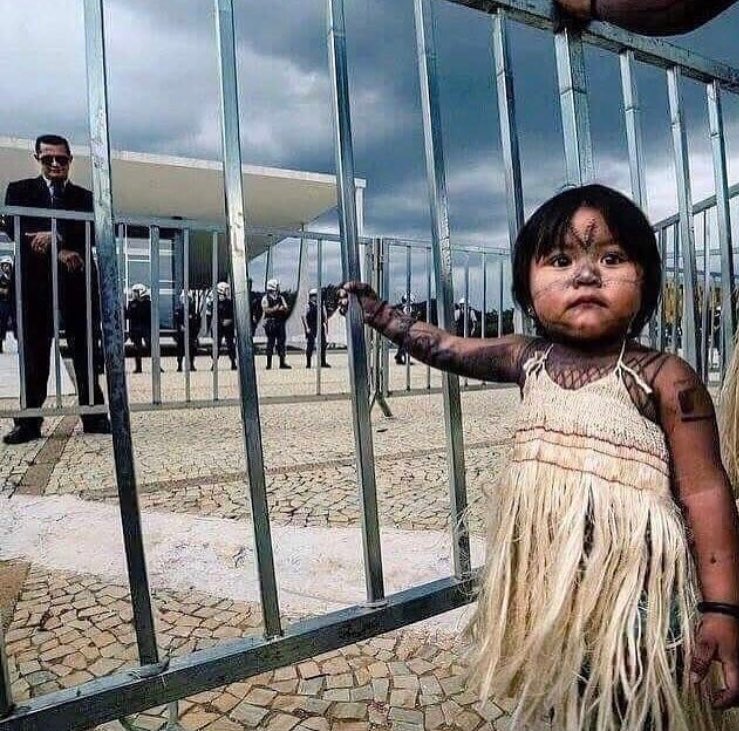 #GiveBackTheirLand #terralivre #demarcaçãojà #respect #indigenousrights  #brasilia #brasil???????? https://t.co/bng7Q1ULQC