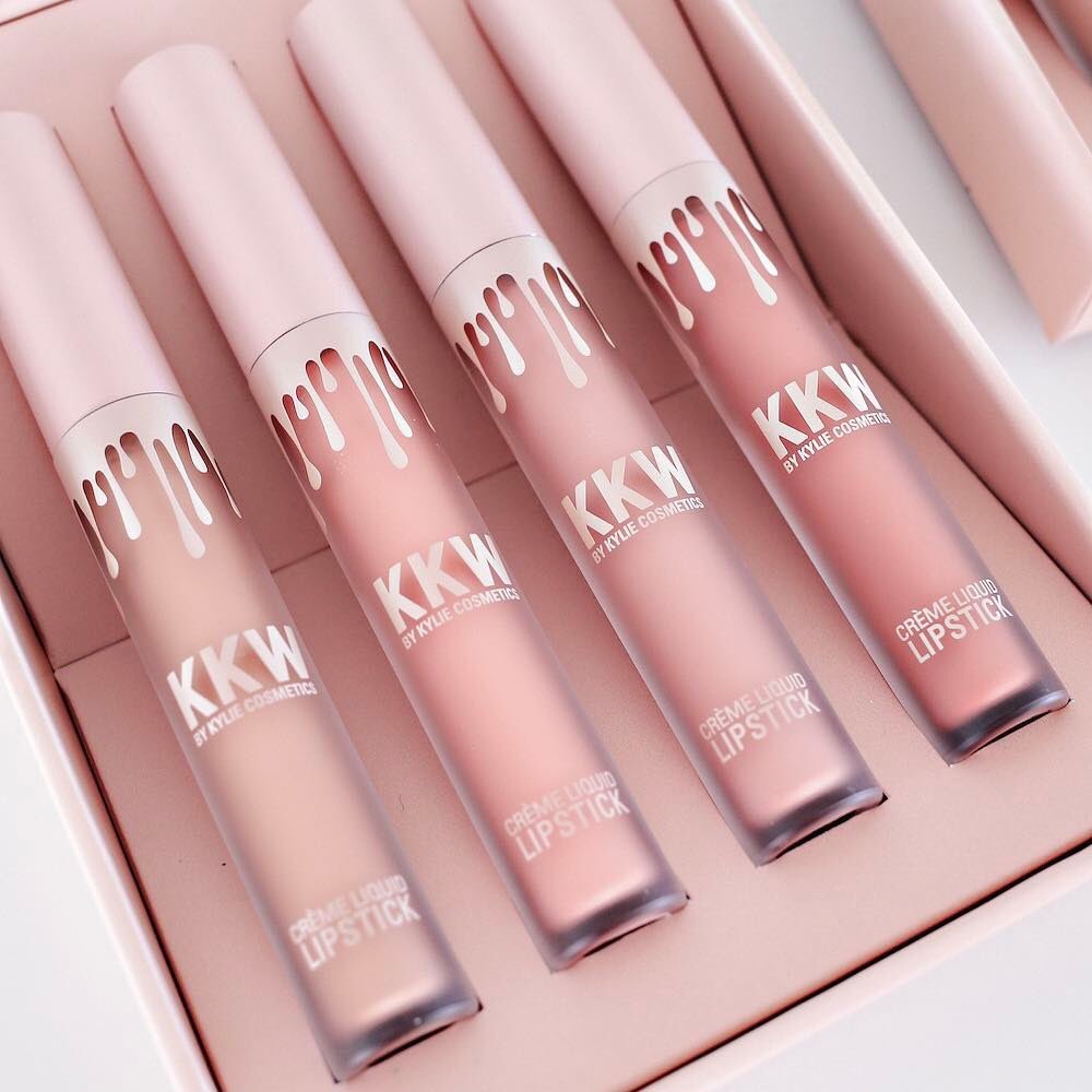 RT @kyliecosmetics: KKW restock is TOMORROW at 3pm pst https://t.co/wZ47xYvl4a