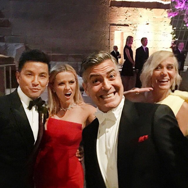 You never know what will happen at the #MetBall... ✨ #TBT #ClassicGeorge #Photobomb https://t.co/zQaPIK1UMm