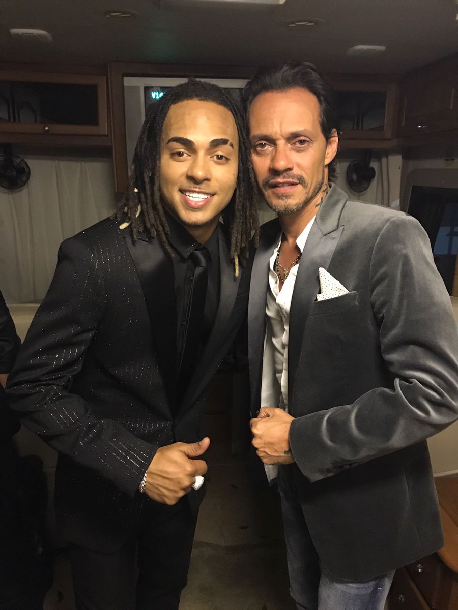 With my pal @Ozuna_Pr at the Latin #Billboards2017. https://t.co/lN4RCHOulO