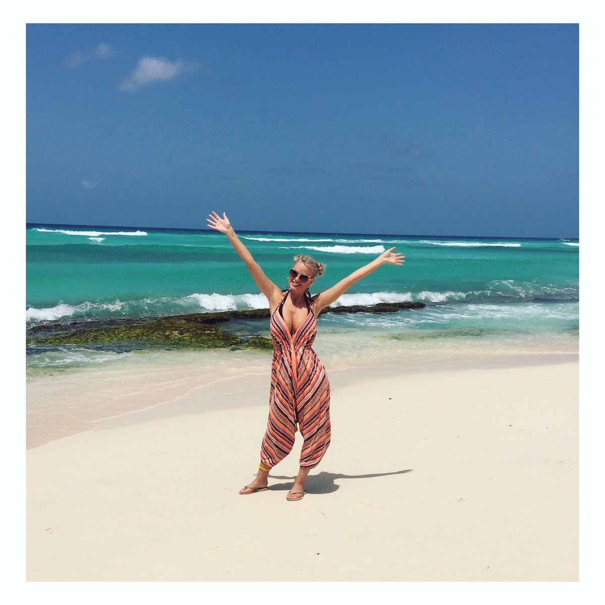 The best day was had! ❤️

Swam with a stingray and a turtle to top it off! ???? 

#Carribean #Life https://t.co/nvdv8IXeYx