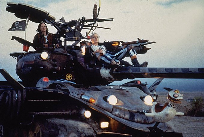 ガルパンや女性自衛官の戦車部隊への職域解放という「女の子＋戦車」が普通に認知されているこのご時世に、なぜ「タンク・ガール
