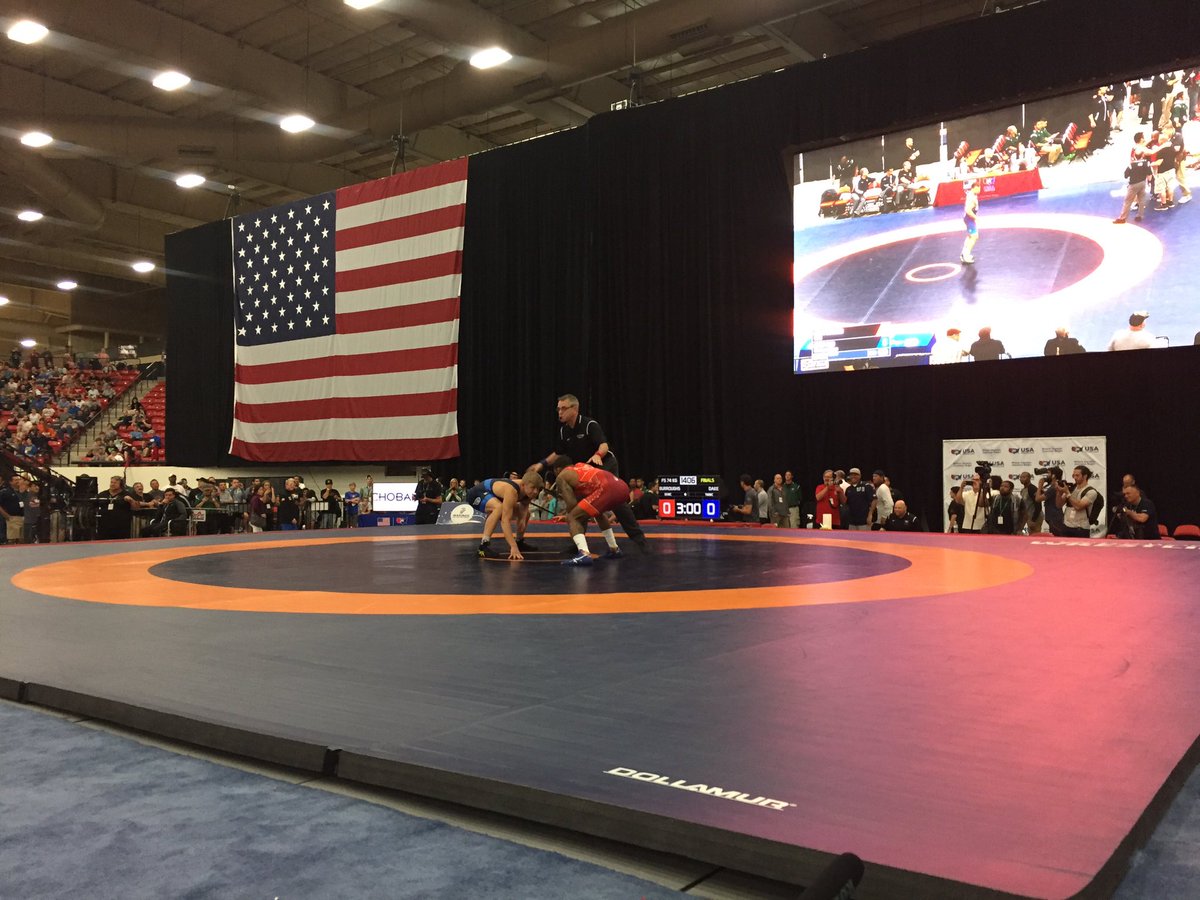 #VegasWrestle