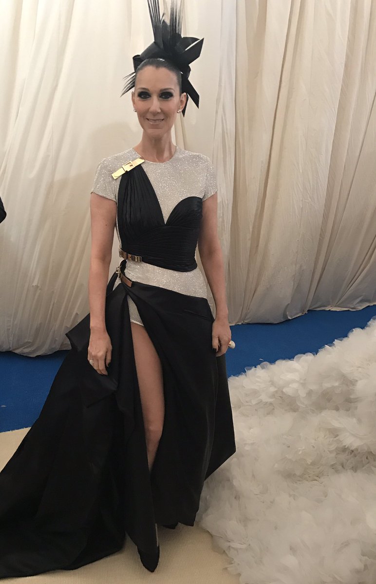 RT @voguemagazine: .@celinedion is about to make her way up the stairs at the #MetGala. https://t.co/CJsqhh85Vt