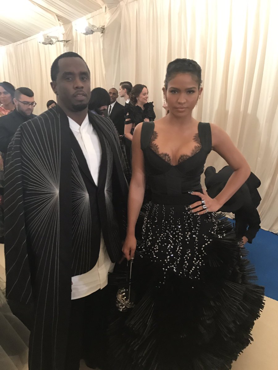 RT @voguemagazine: .@diddy and @CassieSuper do #metgala couples style. https://t.co/pIuewM8Bm3