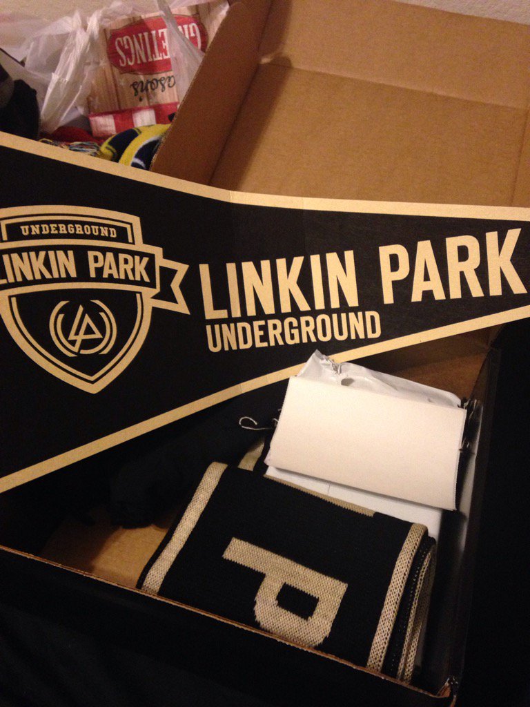 RT @Miss_LinkinLady: Just got my #LPU16 package. So excited to open everything up. MERRY CHRISTMAS ME. ???????? https://t.co/K0afCcAqmO