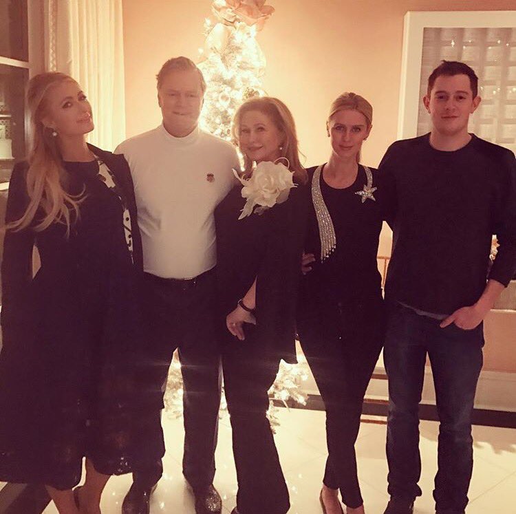 Beautiful evening with my beautiful family. ❤️ #Christmas ???? https://t.co/QuOlBTbKCi