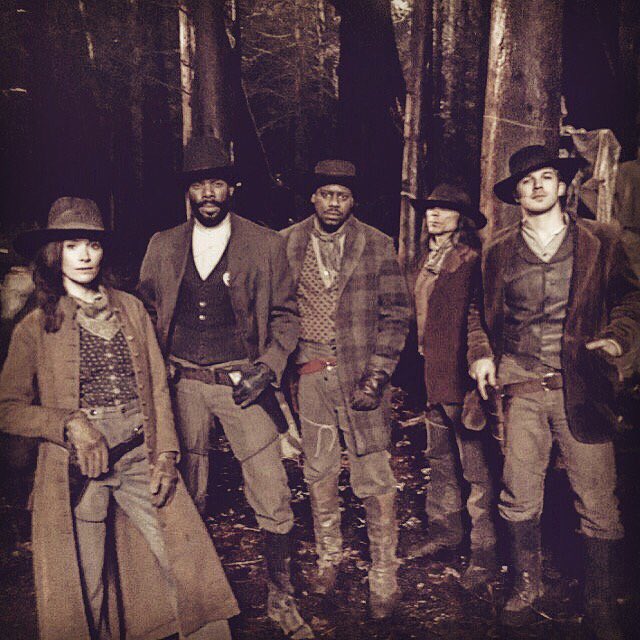 Happy Holidays from our gang to yours. #Timeless returns on @nbc January 16th. Gather round. https://t.co/J32fszQ9Vb