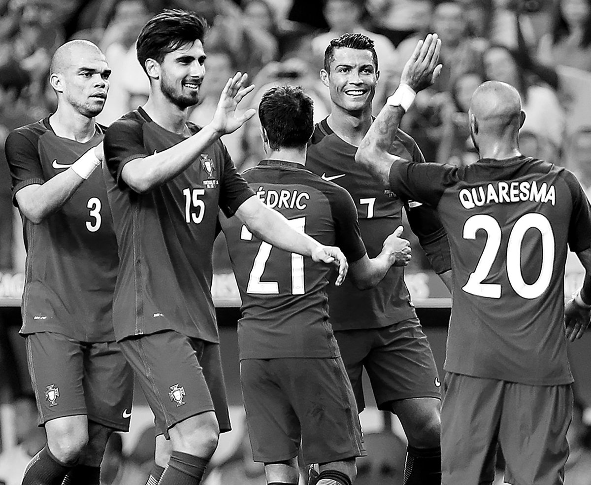 You don’t lift the trophy for best player in the world without your team. #JustDoIt https://t.co/f0KxUSVK3H