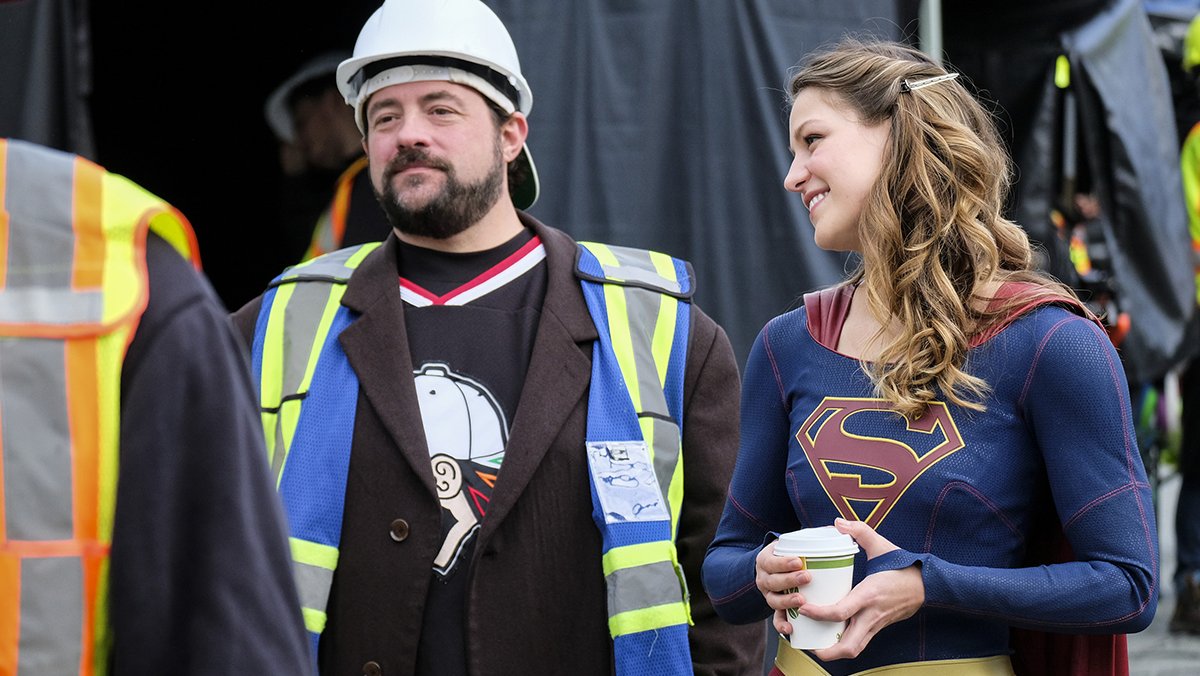 RT @TheCWSupergirl: #Supergirl is back! A new episode directed by @ThatKevinSmith starts NOW on The CW! https://t.co/aDSf0rNkoO