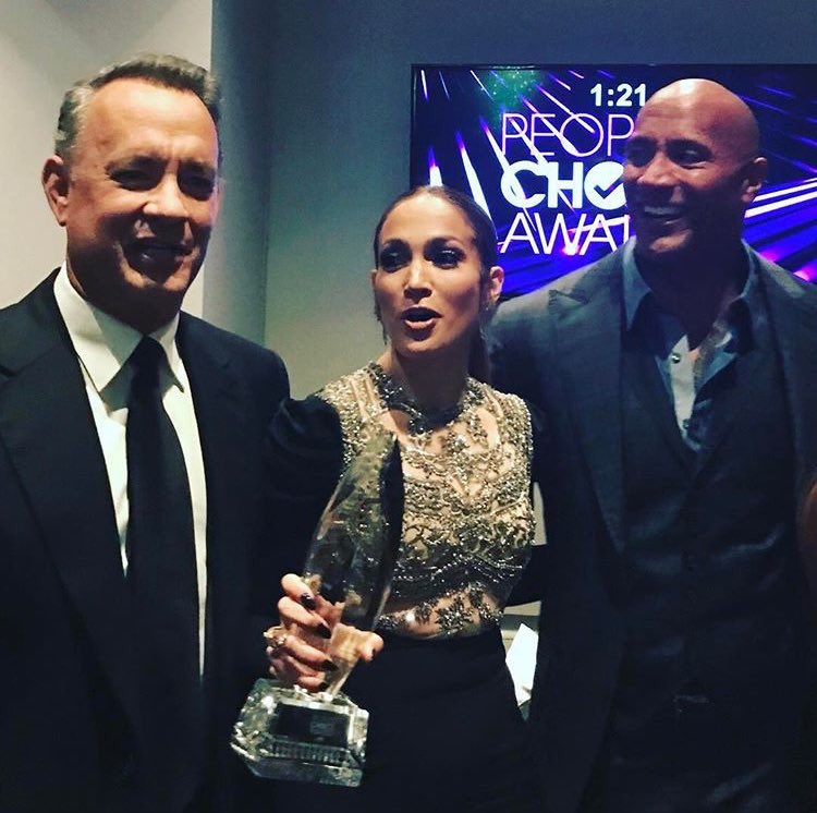 Catching up BTS at #peopleschoiceawards2017 w/ the amazing Tom Hanks and Dwayne @therock Johnson. Congrats guys! https://t.co/AafV4j6JjQ