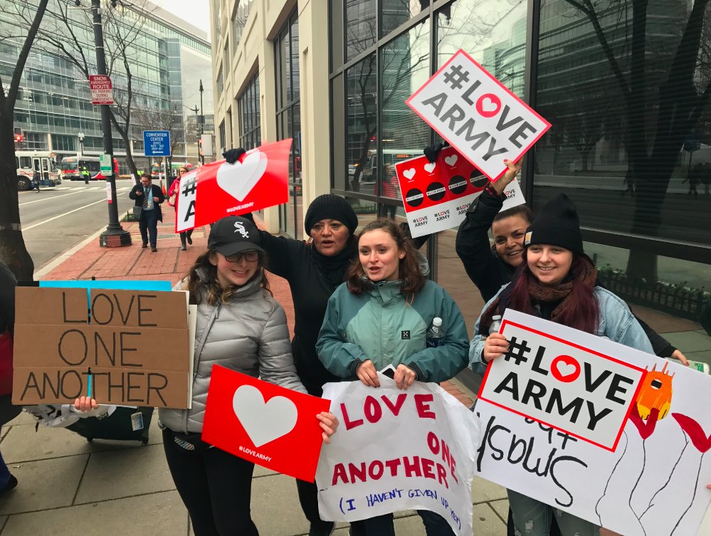 RT @thedreamcorps: The #LoveArmy is in formation. Download your printable #LoveArmy signs: https://t.co/QgUrVwZV1e https://t.co/IeAo1Zz8IN