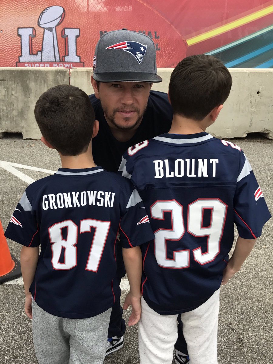 Big day with my little guys. #PatsNation https://t.co/eb5bel9wL2