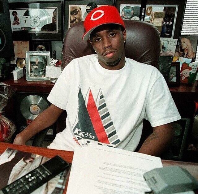 Me in the office back in '94 #tbt #BADBOY4LIFE https://t.co/812OURWl4D