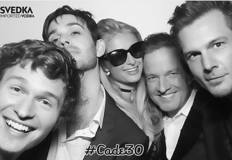 Photo Booth time with the #BirthdayBoy #CadeHudson @AnselElgort @JeffBeacher & @LenWiseman. ❤️ #FBF https://t.co/8EjIvTOzEM