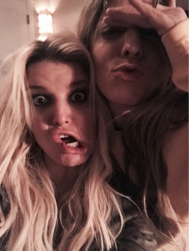 RT @isamachine: @JessicaSimpson this bishhhhhhhhhh oh hell yeaaaaaaaaaa ???????????? https://t.co/6L1oX4oiZS