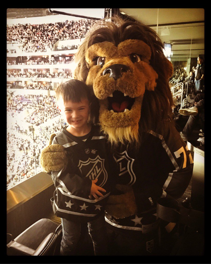 The best mascot in the @NHL! Thank you!@BaileyLAKings! We love you. #NHLAllStar https://t.co/UJtC5JtQw6