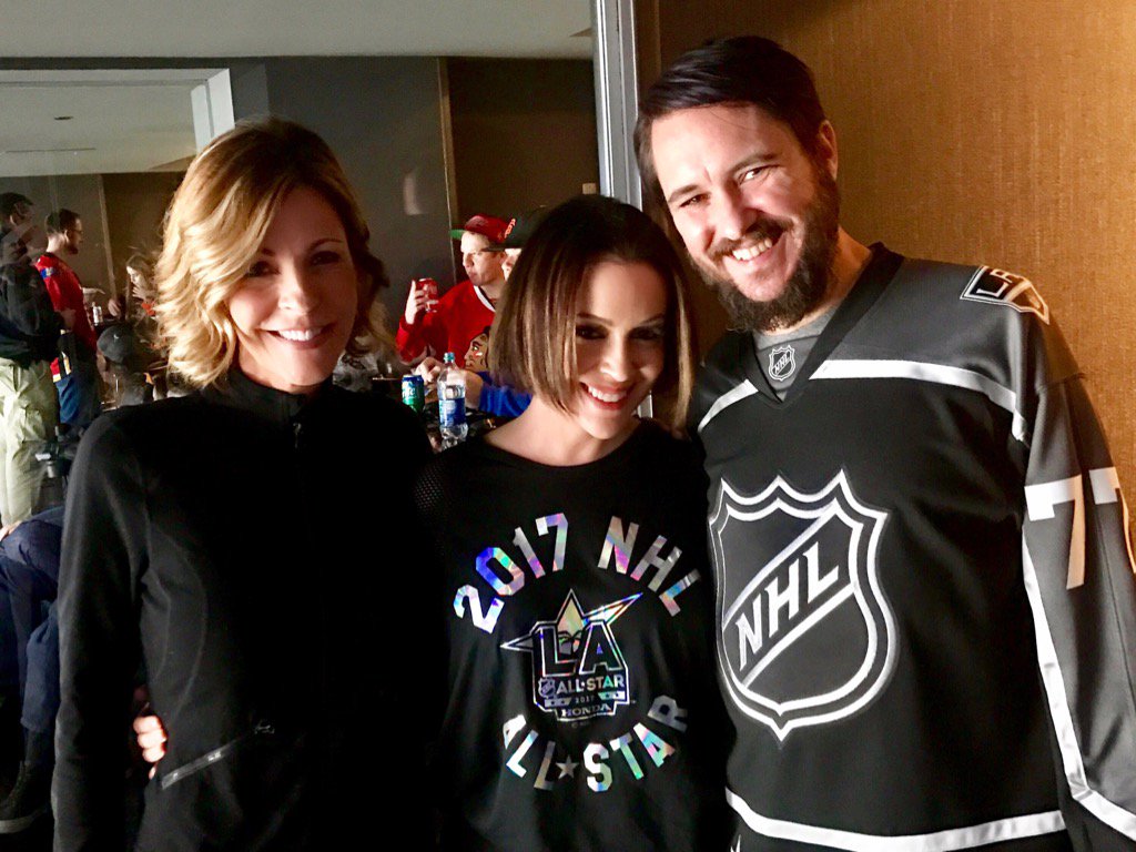 Two of the best! So happy to see you both, @wilw @AnneWheaton. #NHLAllStar https://t.co/OHcfJL6NCz