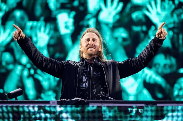 RT @billboarddance: .@DavidGuetta's next single will feature @NickiMinaj and @LilWayne https://t.co/U3VgtiujML https://t.co/2CmxGBXnCP