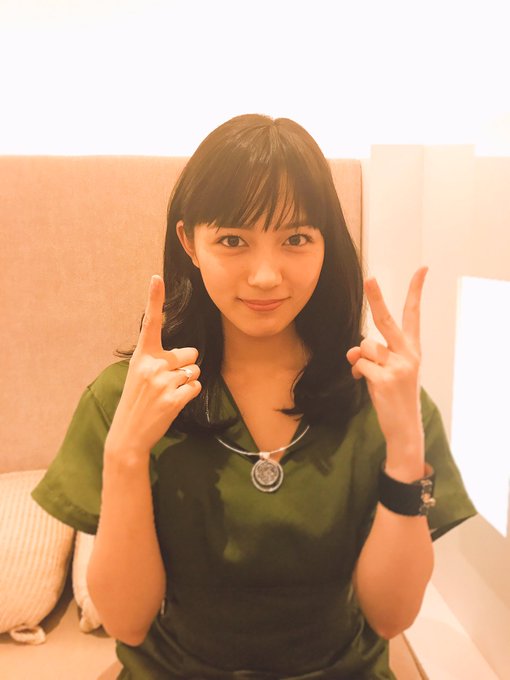 Twitterフォロー数が3万人を超えました!みなさんありがとうございます!!そして明日はついに『一週間フレンズ。』が公 Twitterフォロー数が3万人を超えました!みなさんありがとうございます!!そして明日はついに『一週間フレンズ。』が公