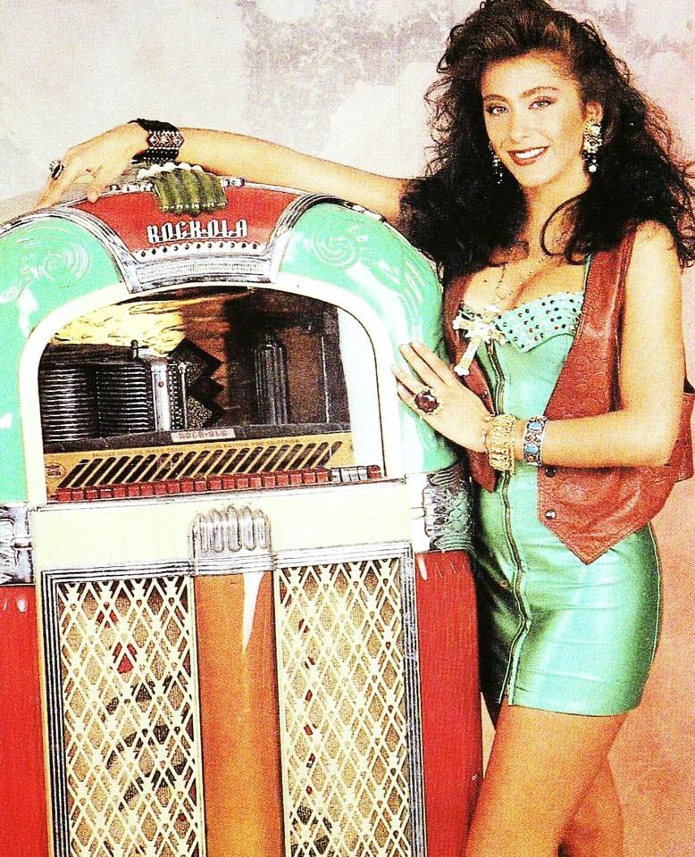 Once upon a time ...#jukebox #music #summer #me #sabrinasalerno #instagood #instalike #mystory https://t.co/ceiVRuuVhW