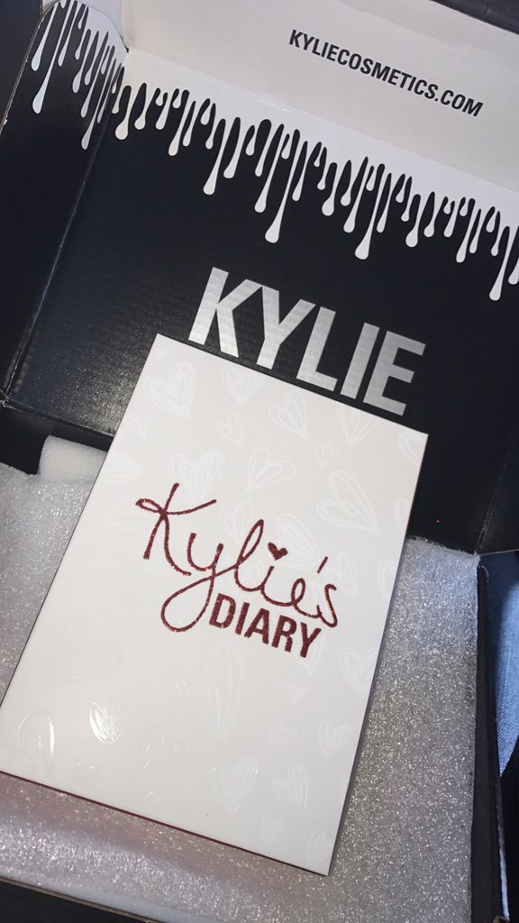 RT @Siiddnneeyy2: So excited to use this palette❣️@kyliecosmetics @KylieJenner https://t.co/KDhO0EreGw