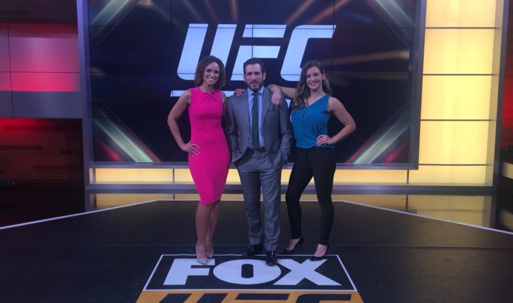 Ready to rock the @fs1 pre fight show!! History will be made AGAIN tonight for the women's inaugural 145lb title https://t.co/Dspa9vyS0R