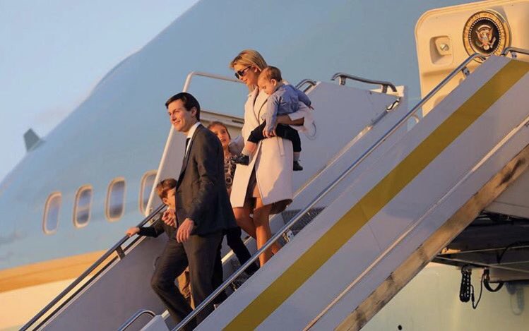 Such a surreal moment descending the steps of Air Force One for the first time with my family. https://t.co/SgetuZfPpJ