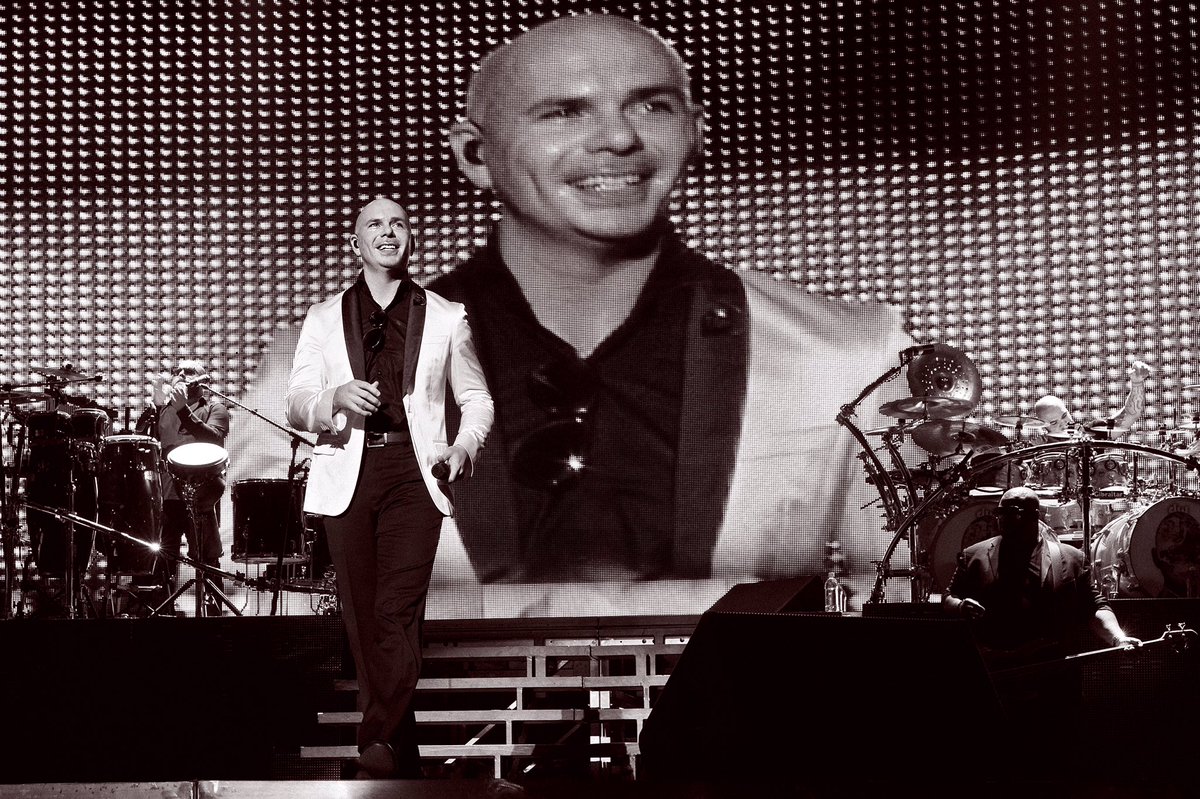 Reach for glory #TuesdayMotivation #MrWorldwide https://t.co/nYz9aCQyed