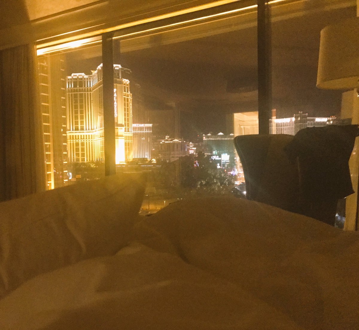 Goodnight Vegas ⭐️????????✨ https://t.co/l9GmJEtXYM