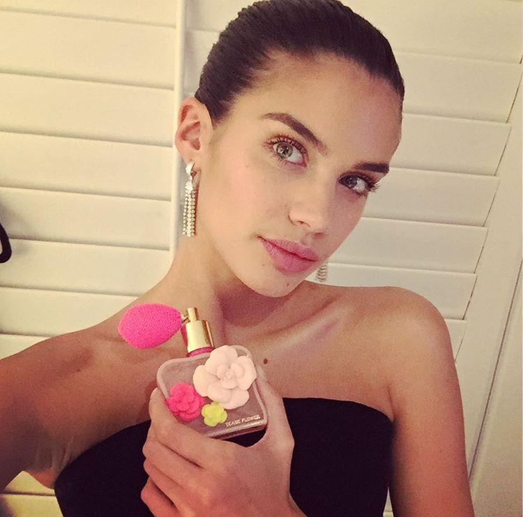 The winning scent: @SaraSampaio wearing Tease Flower to the #VFOscarParty last night! https://t.co/JJVl816N2C https://t.co/RUs4KPQb6Z