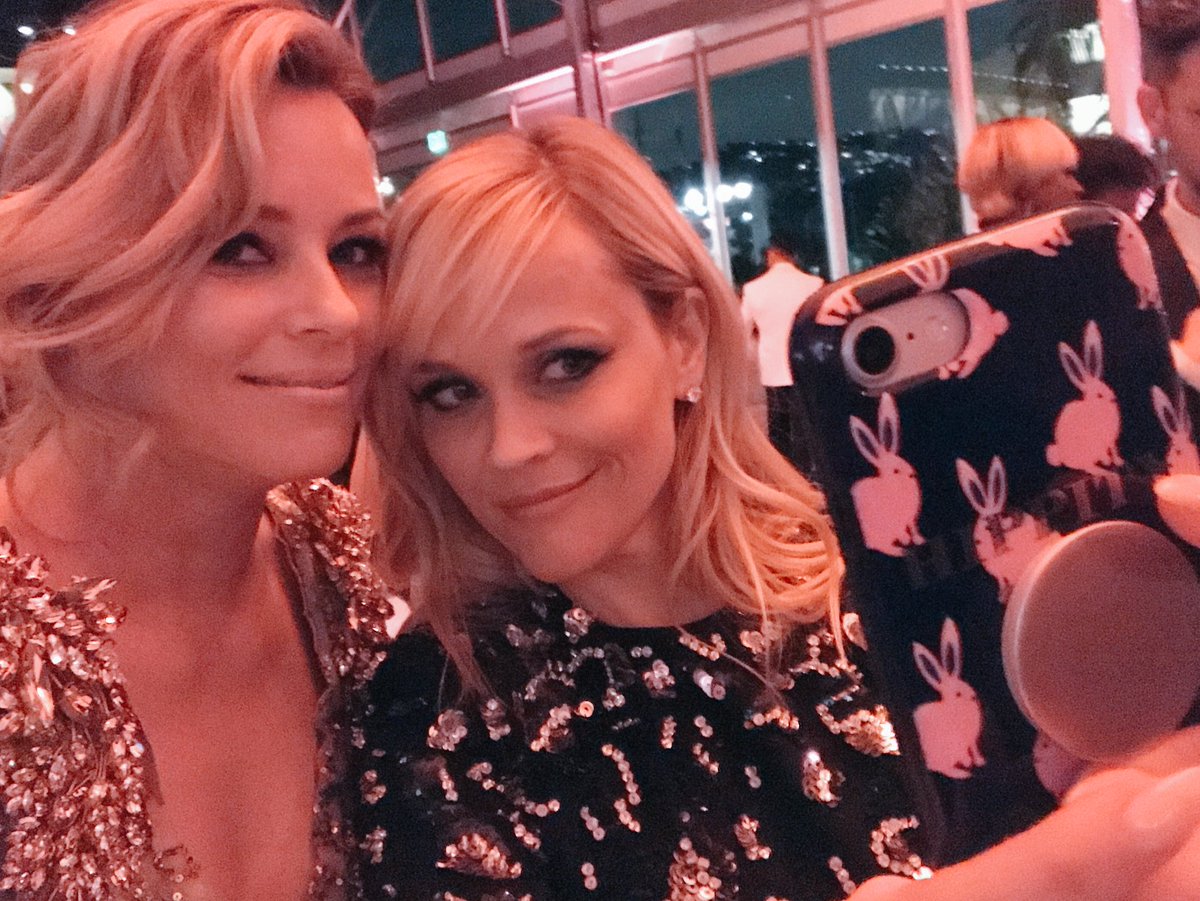 @RWitherspoon your hair smells good. ❤️???? https://t.co/GzHWsNjyGA