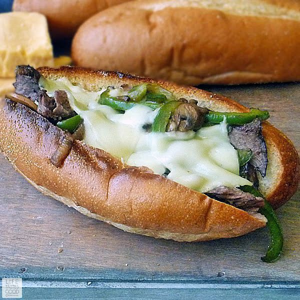 #SlowCooker Cheese Steaks #Beef Recipes you'll LOVE! @CertAngusBeef #bestbeef #sundaysupper https://t.co/myyNZULVcQ https://t.co/HDiHsc54hJ