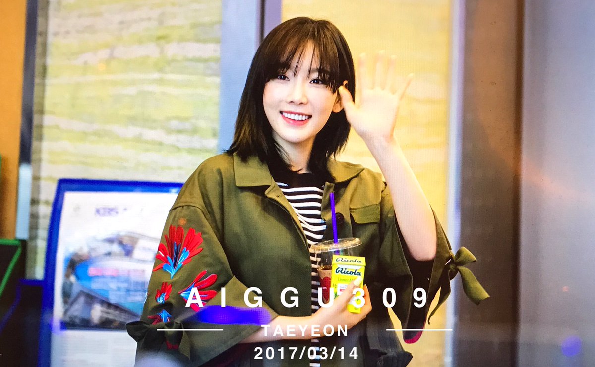 TAEYEON 태연 SNSD 소녀시대 출근 FINE 박지윤의 Aiggu309