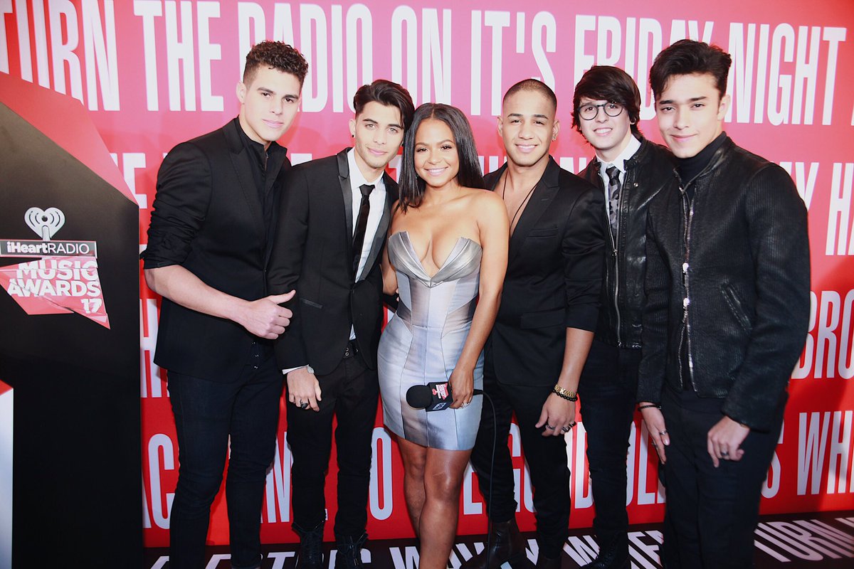 RT @CNCOmusic: #iHeartAwards with @ChristinaMilian!! @iHeartRadio https://t.co/voG59l6GRz