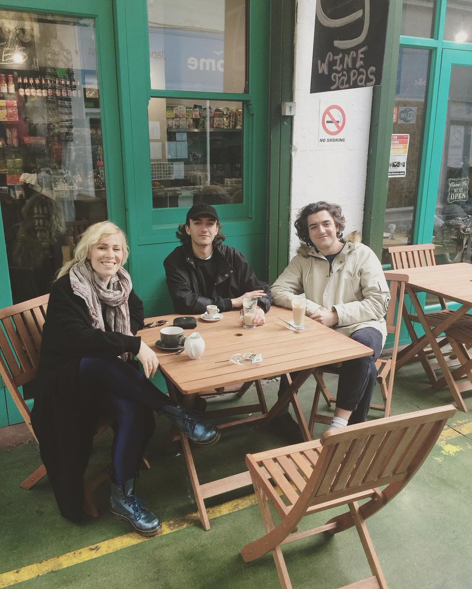 Cuppa tea in #Brixton before we write ☕  priorities!! https://t.co/Bps1JiO405