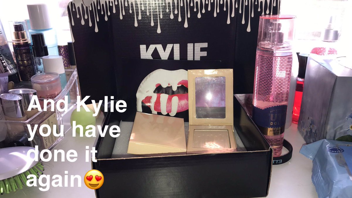 RT @AnnieEnsign: Kylie you have done it again???? #frenchvanilla @KylieJenner @kyliecosmetics https://t.co/Daa4G9Ur0m
