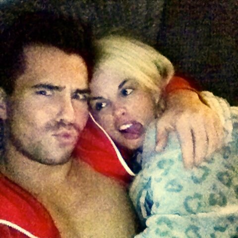 Snug as bugs! ❤ @olivermellor https://t.co/Tjb7PIeqpW