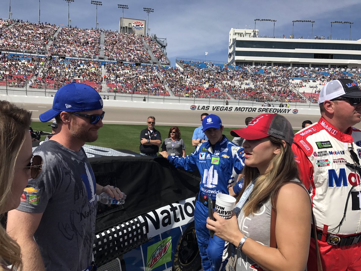 RT @nationwide88: .@DaleJr and @MieshaTate catch up on pit road. #NW88JR https://t.co/A6f9EjUnok