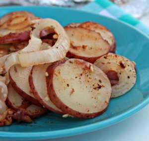 Cooking food over a #campfire or at a #campsite is a great way to create memories. https://t.co/1Z9YTHOsx1 https://t.co/BzqNGzusJo