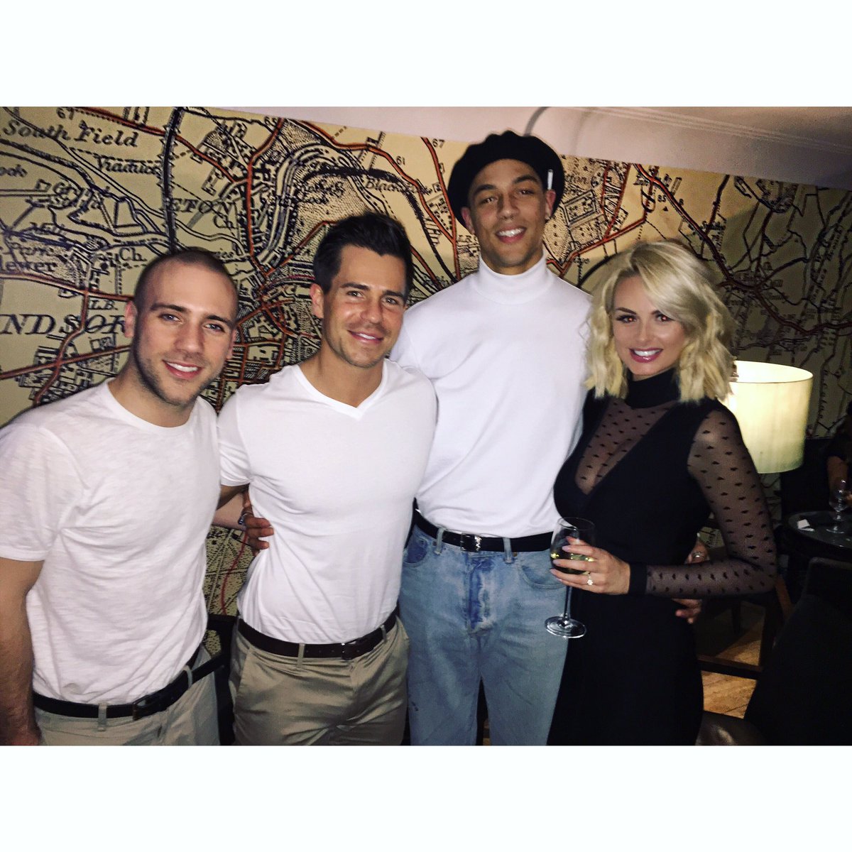 Amaze night with these eggs! ❤ @olivermellor @Jimmy_Essex @Charlesmusic #OutOut https://t.co/icBTRt5TKU