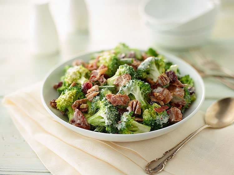 😍 Broccoli and Bacon Salad from Chef @SandyPollock of the @CasseroleQueens https://t.co/mwYLuJKJCk https://t.co/gEZzLmMBCB