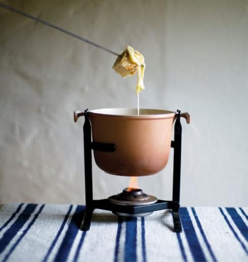 "Date night" #recipes that are actually super fun and easy via @hellogiggles https://t.co/UeQVdF703M https://t.co/QANNlSxKJM