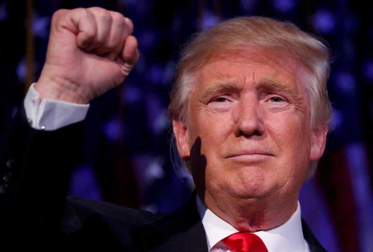 Почему у трампа белые круги вокруг глаз Почему у трампа белые круги вокруг глаз