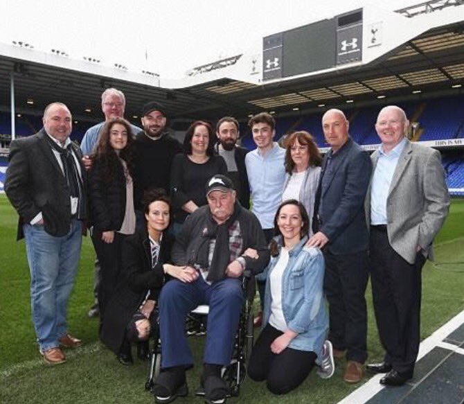 Hey Jimmy Greaves , good to see you out and about. Love the hat ! https://t.co/LZfiBwIVK8