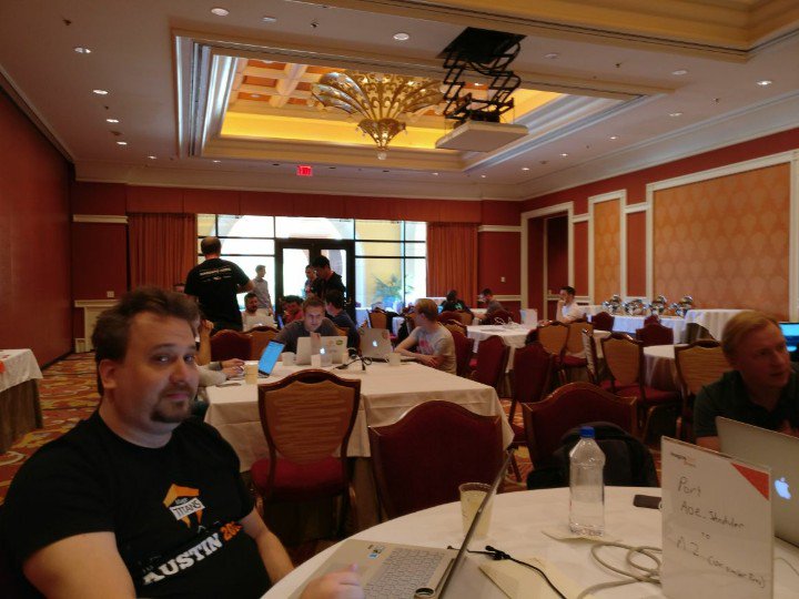 cmuench: The developers at Imagine Hackathon are working hard. #MagentoImagine https://t.co/vHkFk2NNkY