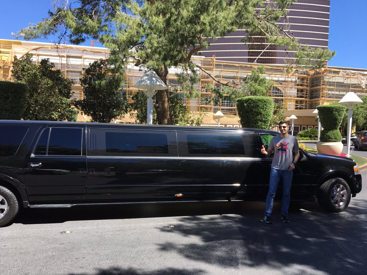 addressytom: @nexcess thanks for the lift!!! #magentoimagine2017 #Magentoimagine #magento https://t.co/EERaTiu9GJ