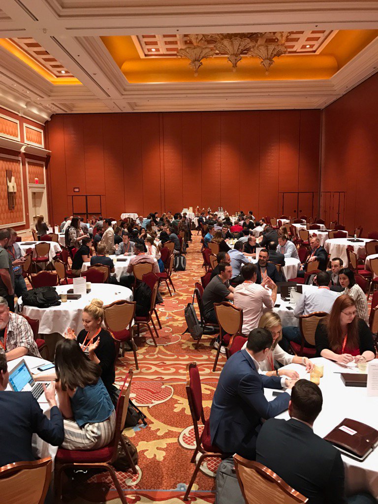 markabrinton: Great discussions at Commerce Conversations in Lafite 2! Come join until 12, next session at 1:30 #Magentoimagine https://t.co/RSIlNm9oTC
